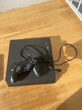 PS4 (PlayStation 4) + 2 Juegos+ 1 mando