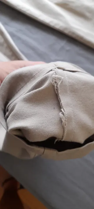 Pantalón chino beige