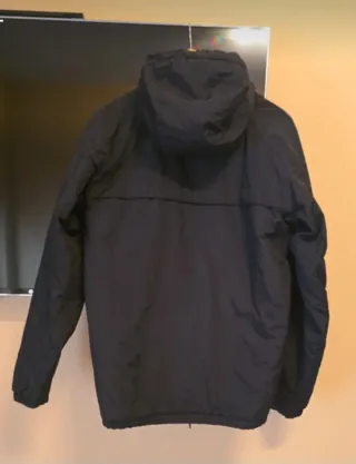 Chaqueta Pull&Bear Negra con Capucha