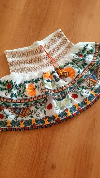 Falda Zara bordada talla S