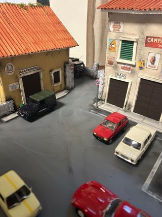 Modellini auto e diorami 1:43 leggere annuncio