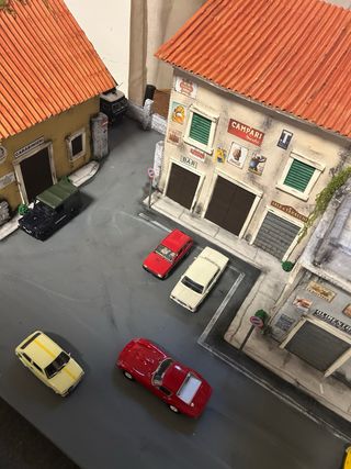 Modellini auto e diorami 1:43 leggere annuncio