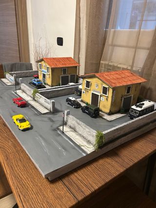 Modellini auto e diorami 1:43 leggere annuncio