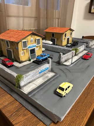 Modellini auto e diorami 1:43 leggere annuncio