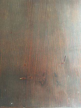 Mesa de madera tallada estilo castellano