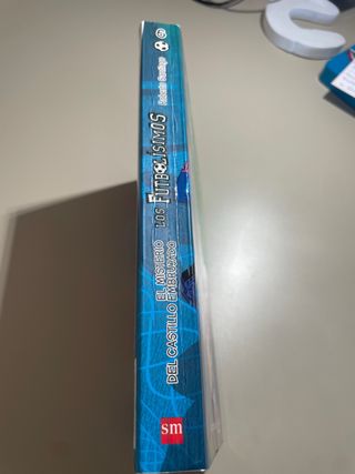 Los Futbolísimos 6: El misterio del castillo em...