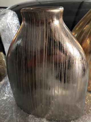 Juego de 3 jarrones dorados y plateados