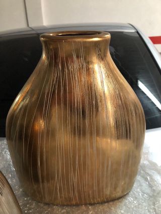 Juego de 3 jarrones dorados y plateados