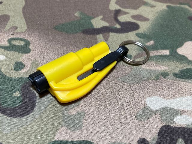 Llavero emergencias amarillo