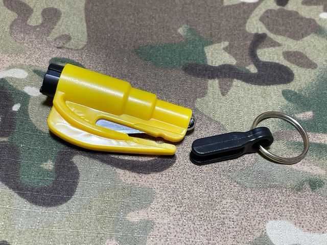 Llavero emergencias amarillo