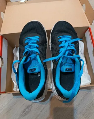 Scarpe Nike Revolution 2 nere e blu