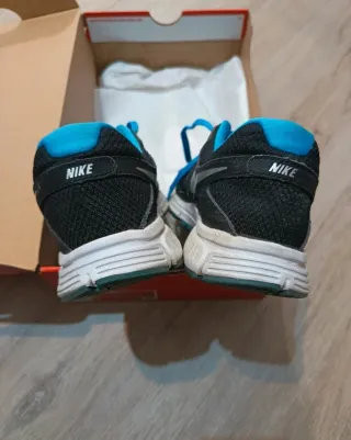 Scarpe Nike Revolution 2 nere e blu