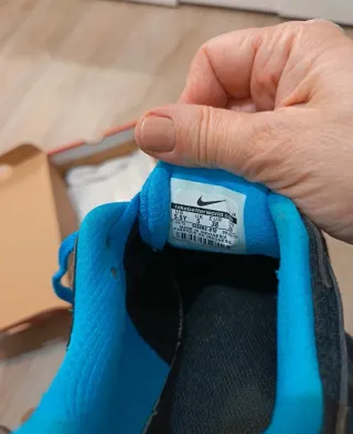 Scarpe Nike Revolution 2 nere e blu