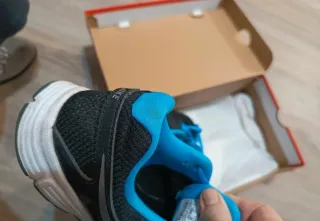 Scarpe Nike Revolution 2 nere e blu