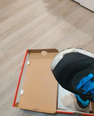 Scarpe Nike Revolution 2 nere e blu