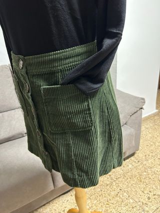Falda pana verde Zara. T.M. Nueva