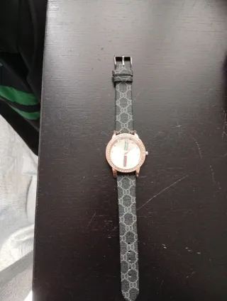 Reloj Gucci Original Dorado y Gris
