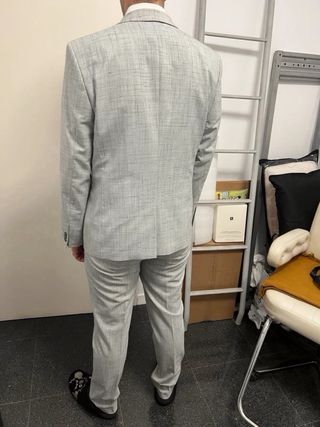 Traje de hombre ASOS, color gris jaspeado