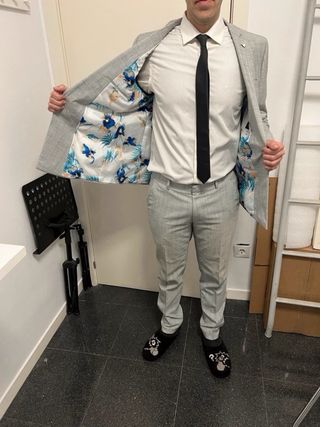 Traje de hombre ASOS, color gris jaspeado