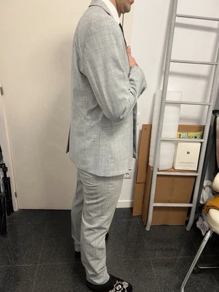 Traje de hombre ASOS, color gris jaspeado