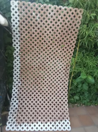 Celosía blanca para jardín