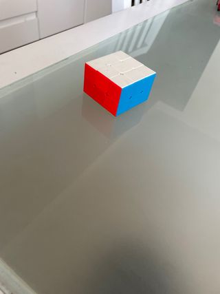 Lote de cubos de Rubik y pirámide