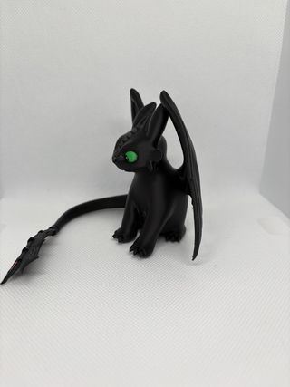 Dragão Decorativo Preto com Olhos Verdes