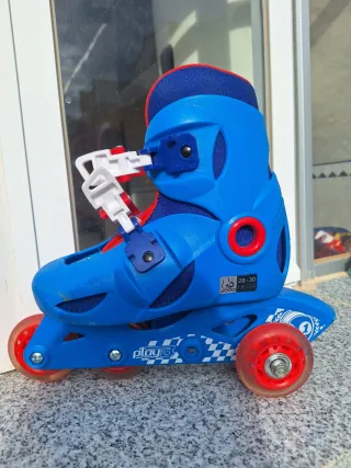 Patines infantiles ajustables azul y rojo