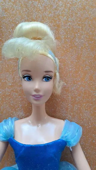 Bambola Cenerentola Disney che canta