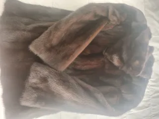 Chaqueta pelo corto mujer capucha