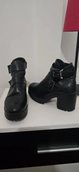 2 Pares Zapatos Verano/Invierno Beige y Negro