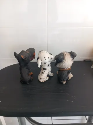 Figuras de perros decorativas