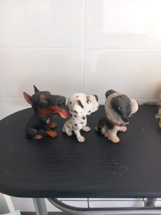 Figuras de perros decorativas