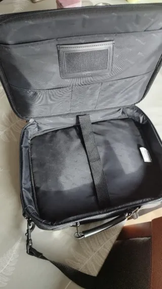 Maletín Targus para portátil