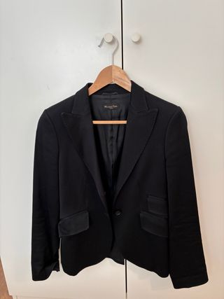 Americana elegante Massimo Dutti negra