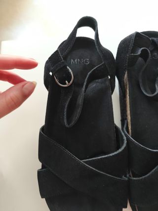 Sandalias negras de verano