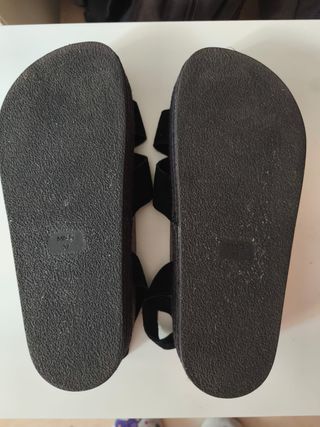 Sandalias negras de verano