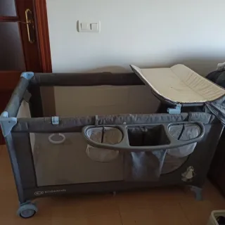 Parque cuna Kinderkraft con cambiador