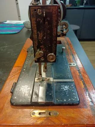 Máquina de coser antigua