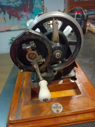 Máquina de coser antigua