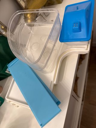 Jaula para hámster azul y blanca