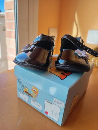 Vestido blanco para bebé 6 meses con zapatos