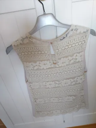 Blusa Rinascimento encaje beige talla M