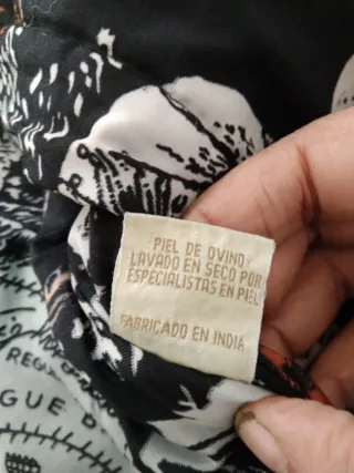 Cazadora de cuero negra impecable