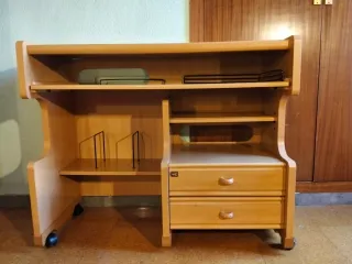 Escritorio ordenador madera y metal