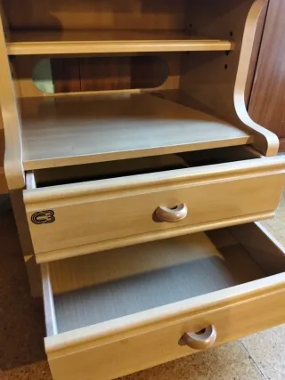 Escritorio ordenador madera y metal