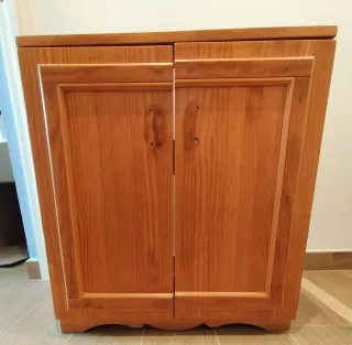 Mueble bajo lavabo y espejo