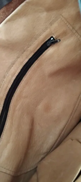Bolso de piel negro y marrón