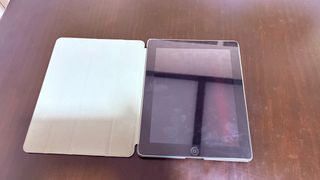 Lote informatico: iPad + MacBook Air + Zaino