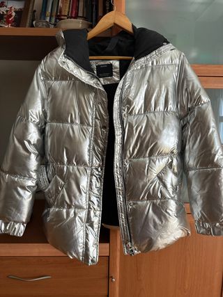 Anorak plateado Bershka